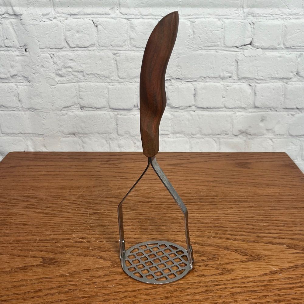 Cutco No 14 Potato Masher Stainless Steel Wood Handle Made in USA Kitchen Tool B